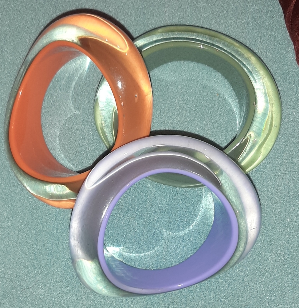LUCITE | Chunky, Asymmetrical Bangle Bracelets - Picture 10 of 16